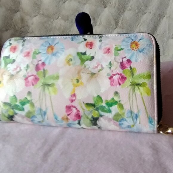 Betsey Johnson Floral Clutch Wristlet - Picture 2 of 10